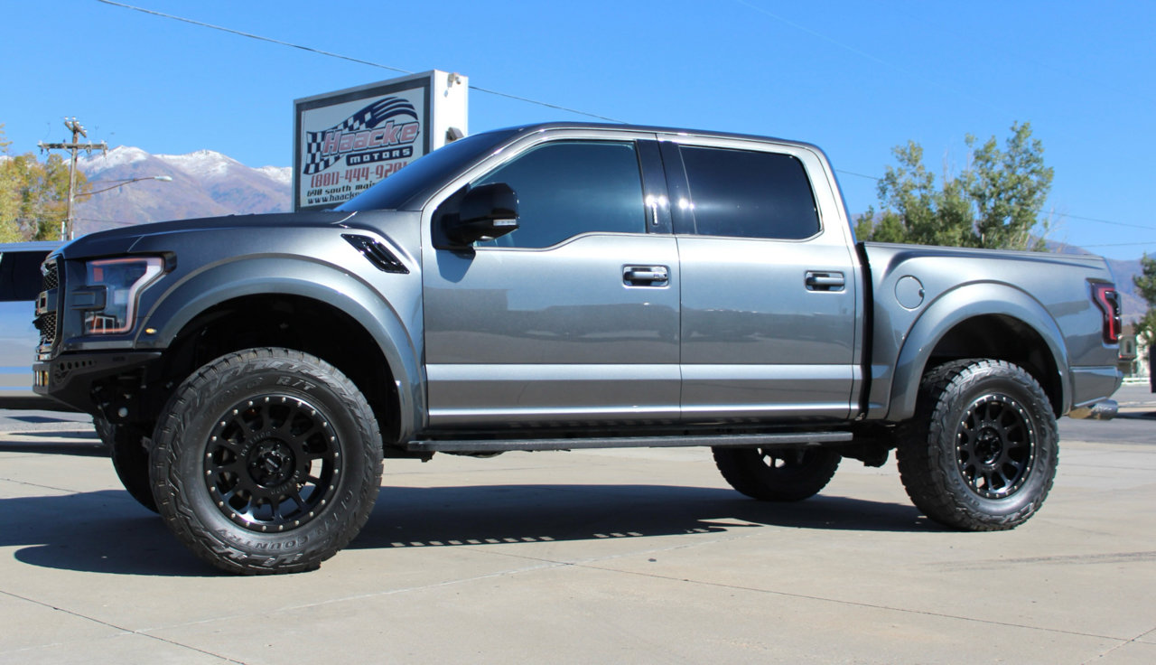 Used 2019 Ford F150 Raptor w/ Equipment Group 802A Luxury image 3