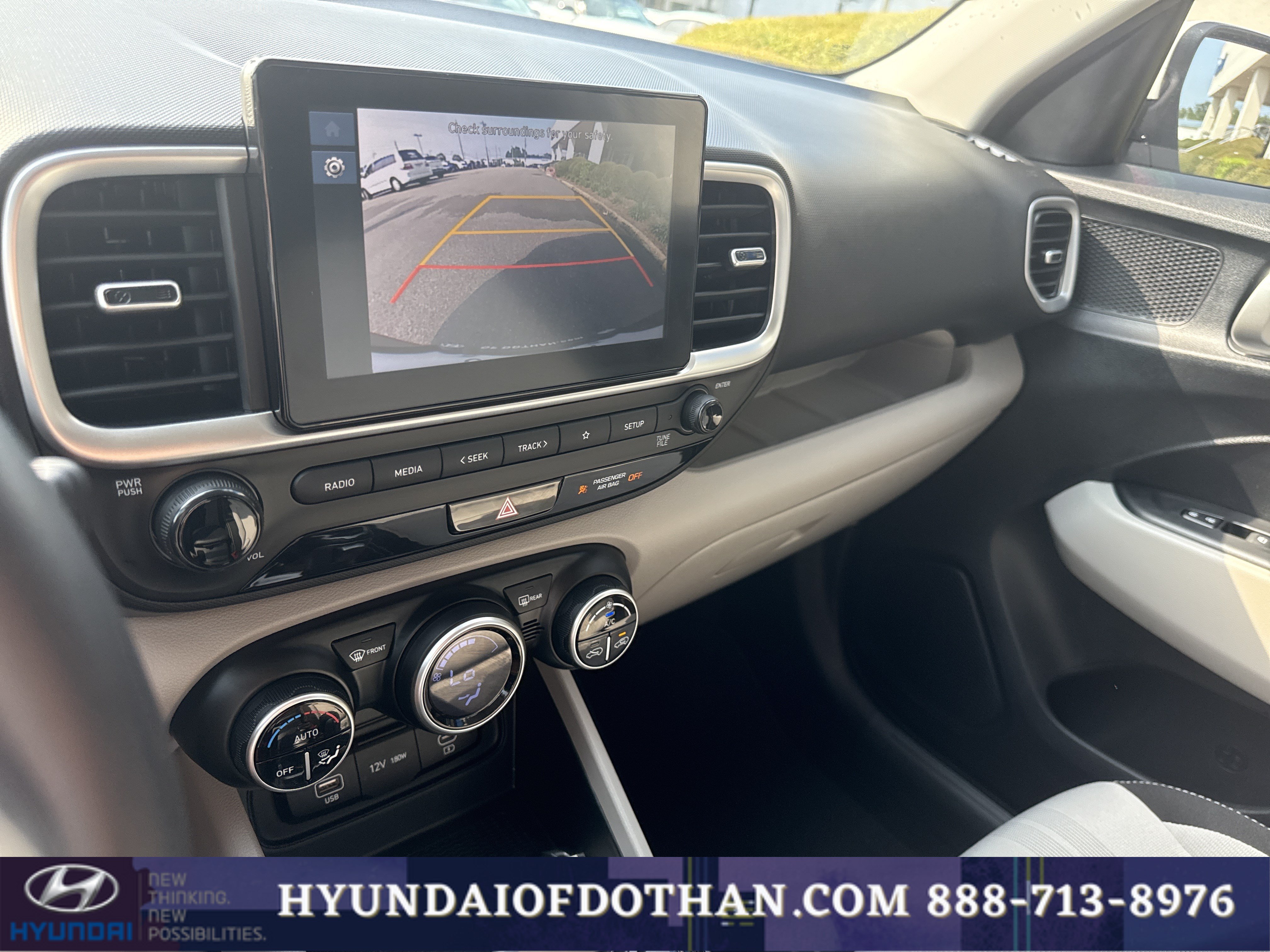 Certified 2025 Hyundai Venue SEL FWD image 9