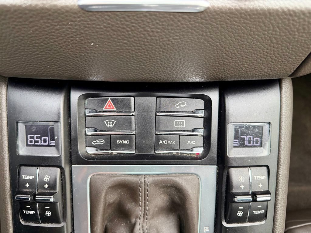 Used 2018 Porsche Macan AWD/4WD image 33