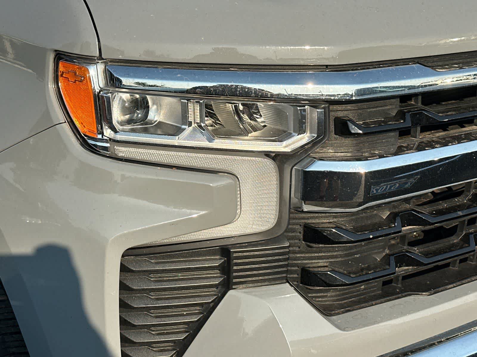 Used 2024 Chevrolet Silverado 1500 LT AWD/4WD image 8