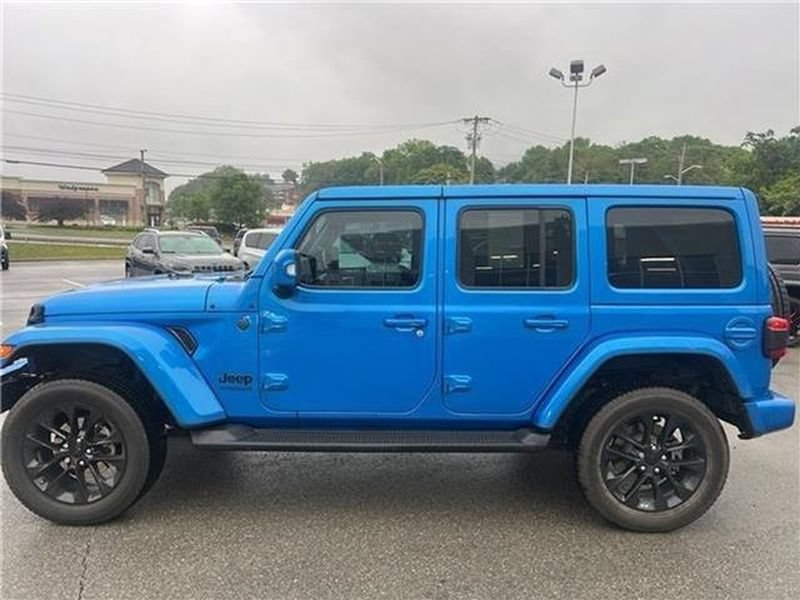 Used 2022 Jeep Wrangler Unlimited Sahara AWD/4WD image 42