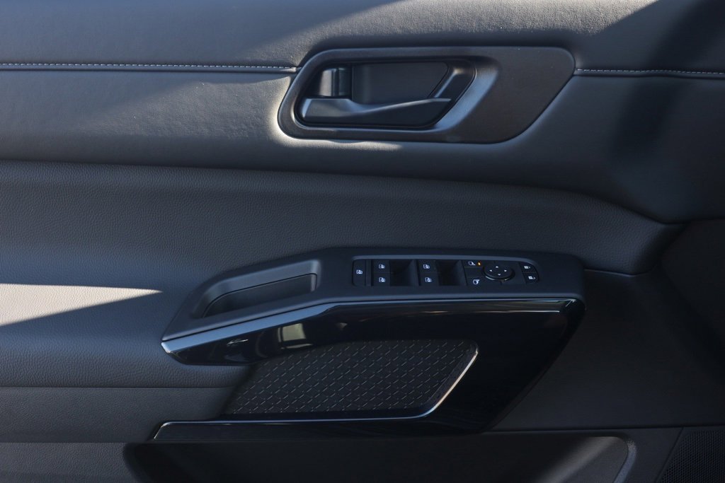 New 2025 Nissan Pathfinder SV w/ Cargo Package image 24