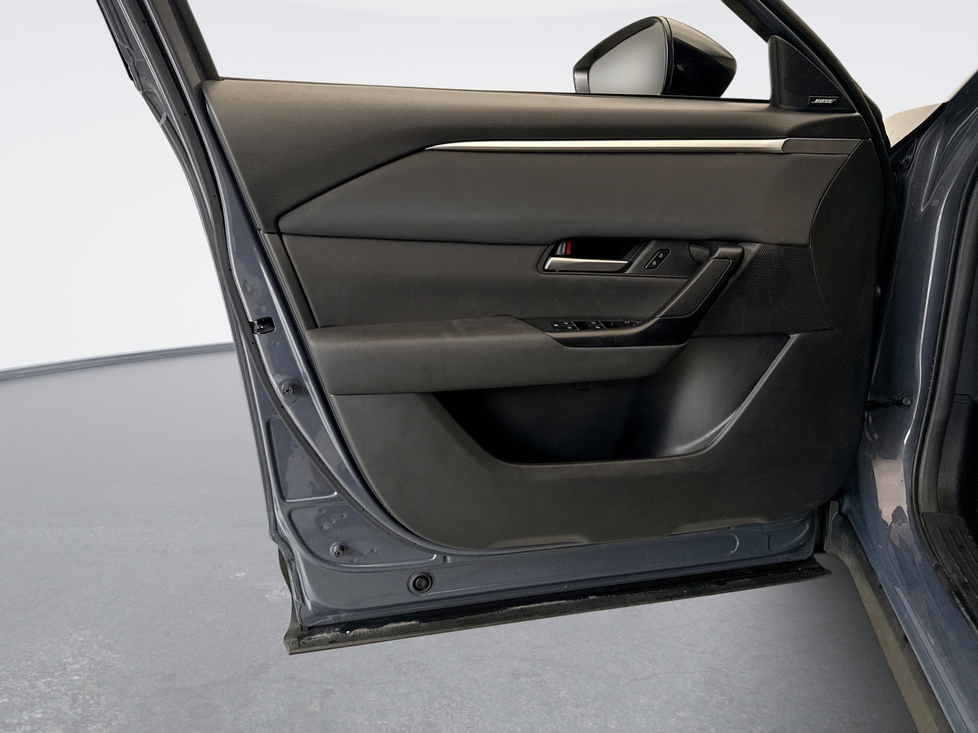 Used 2025 MAZDA CX-50 AWD 2.5 S w/ Premium Package image 9