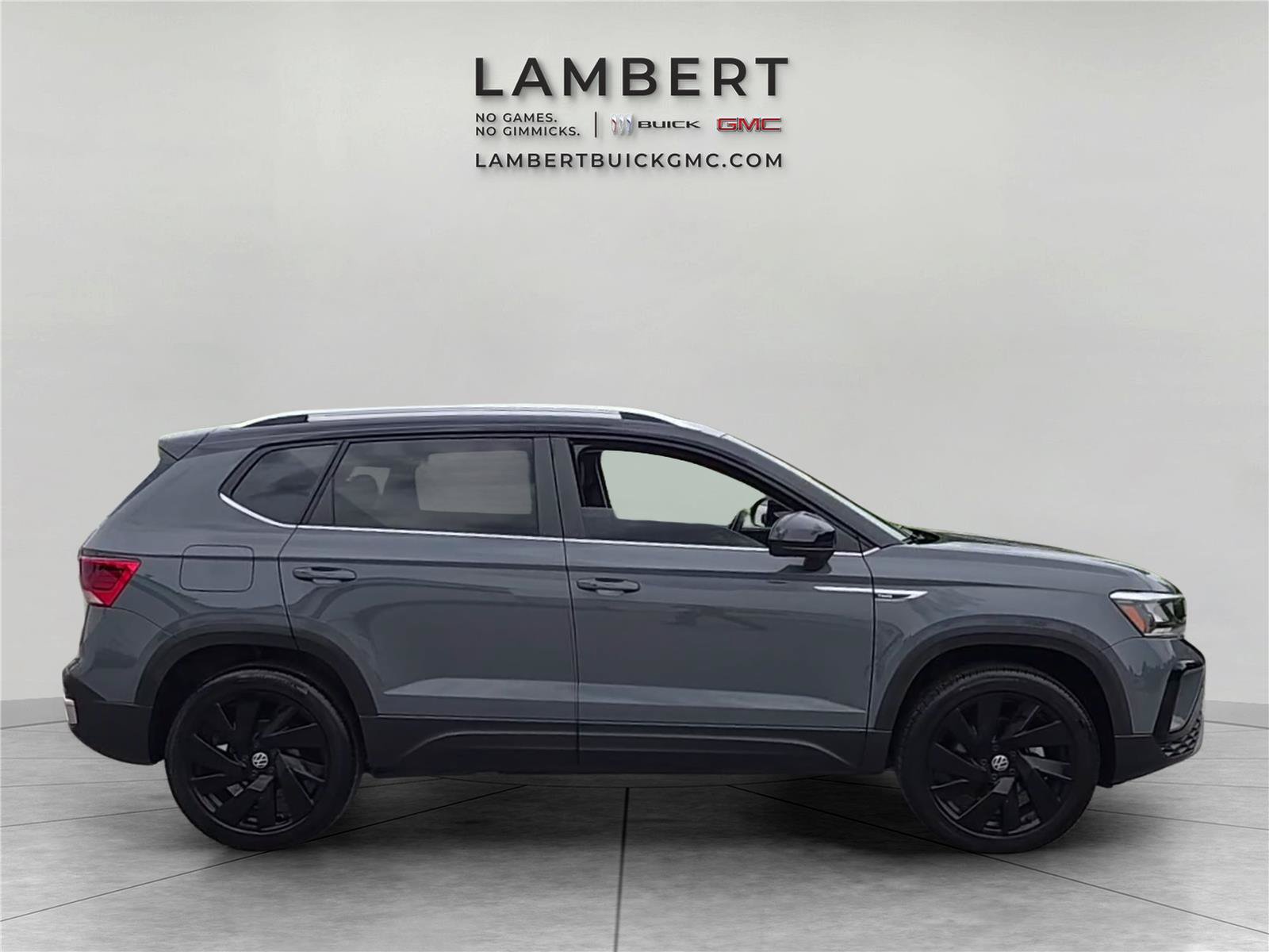 Used 2024 Volkswagen Taos SE w/ Panoramic Sunroof Package AWD/4WD image 6