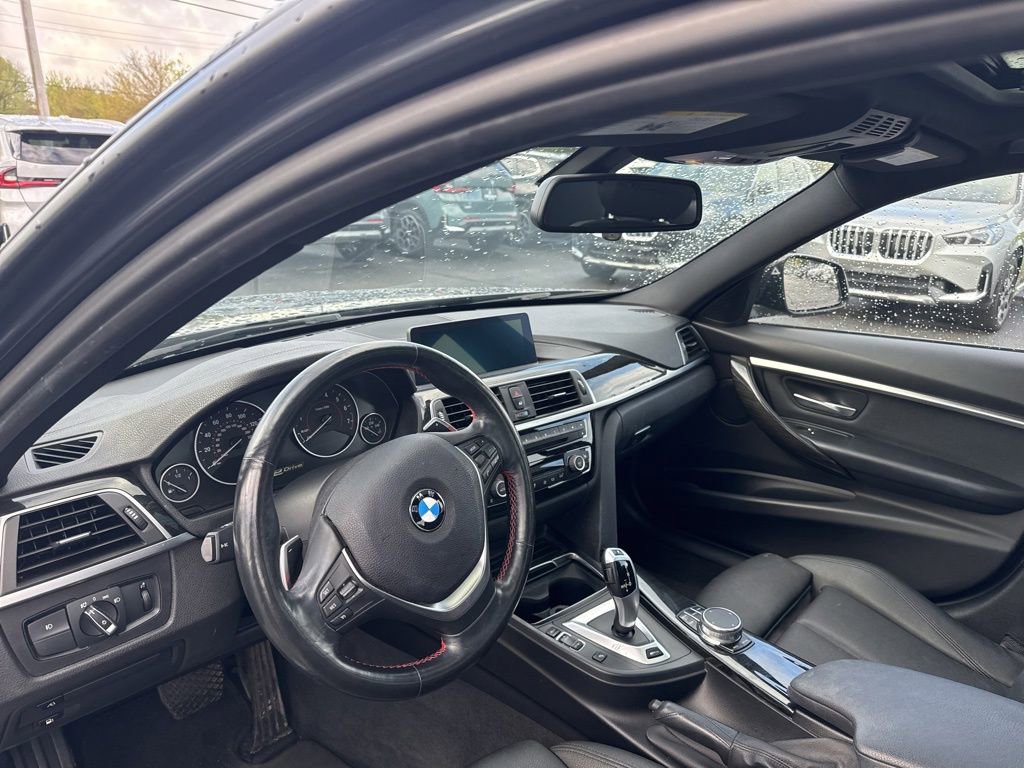 Used 2018 BMW 330e w/ Convenience Package RWD image 10
