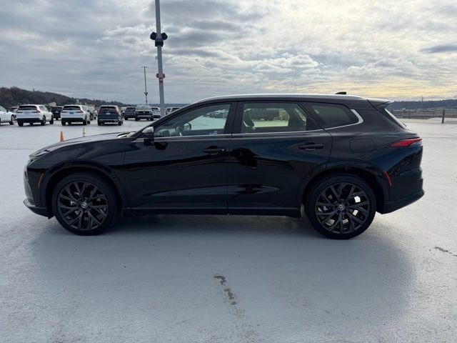 Used 2025 Toyota Crown Signia image 2