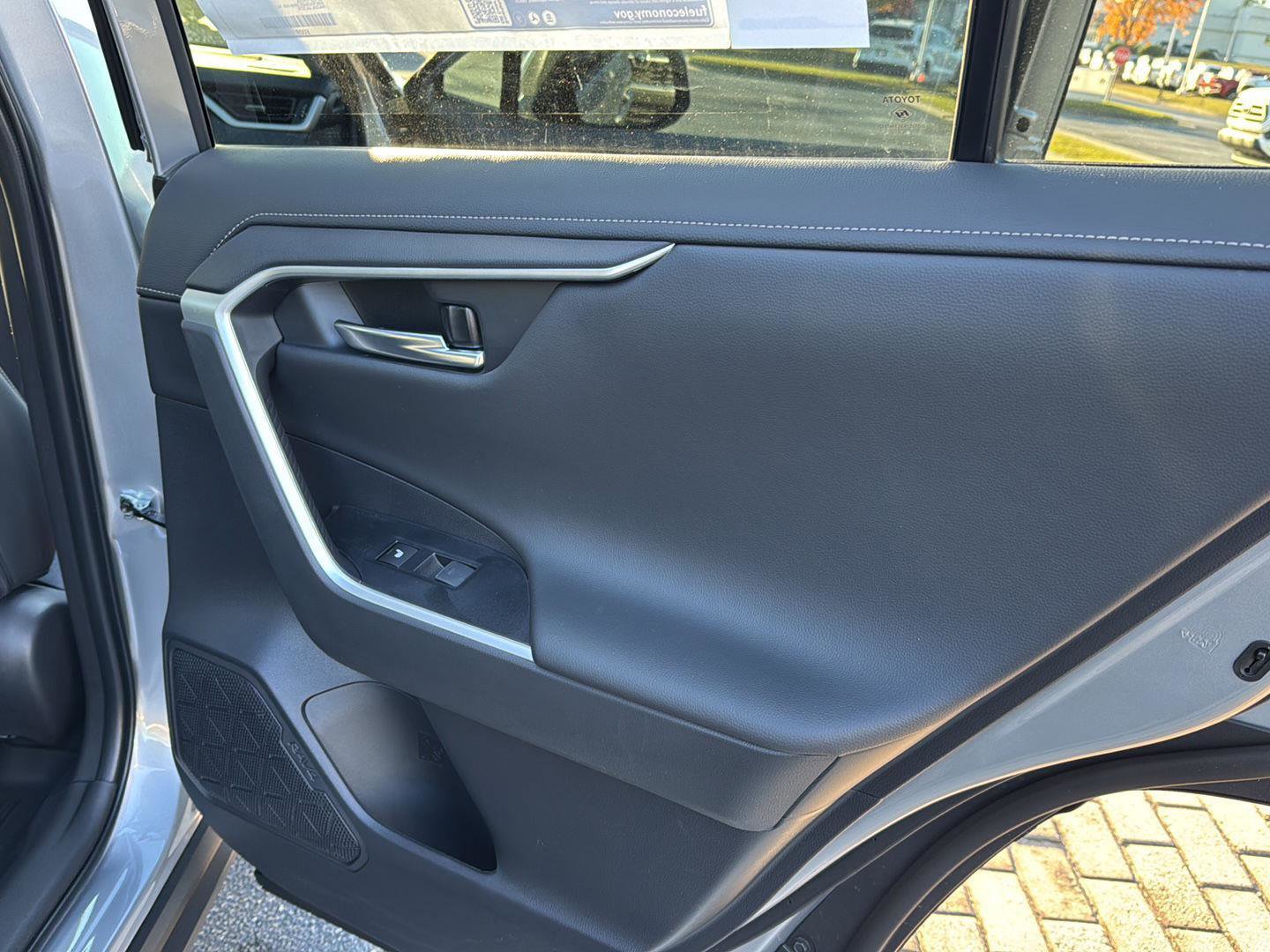 New 2025 Toyota RAV4 Limited image 14