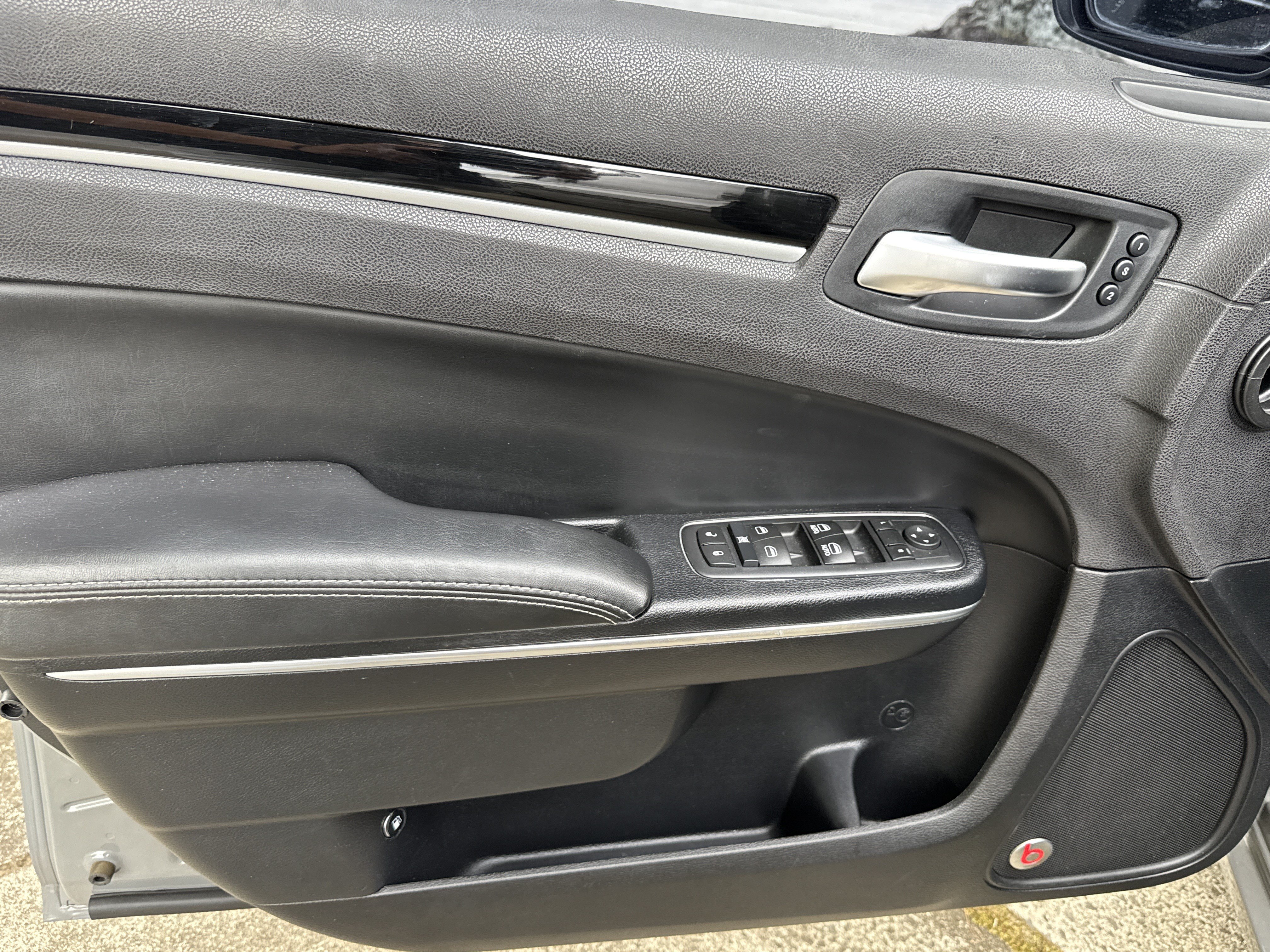 Used 2017 Chrysler 300 S w/ 300S Premium Group 2 RWD image 10