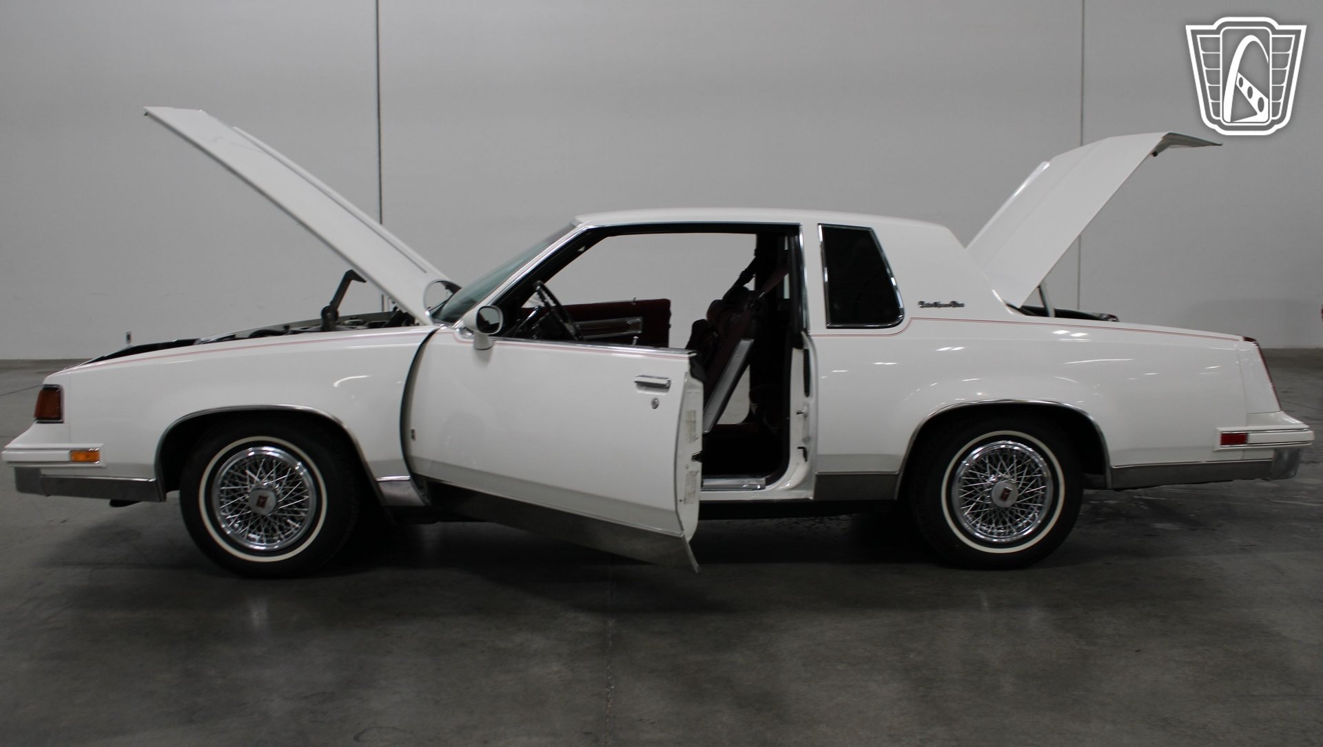 Used 1988 Oldsmobile Cutlass Supreme Classic Brougham RWD image 36