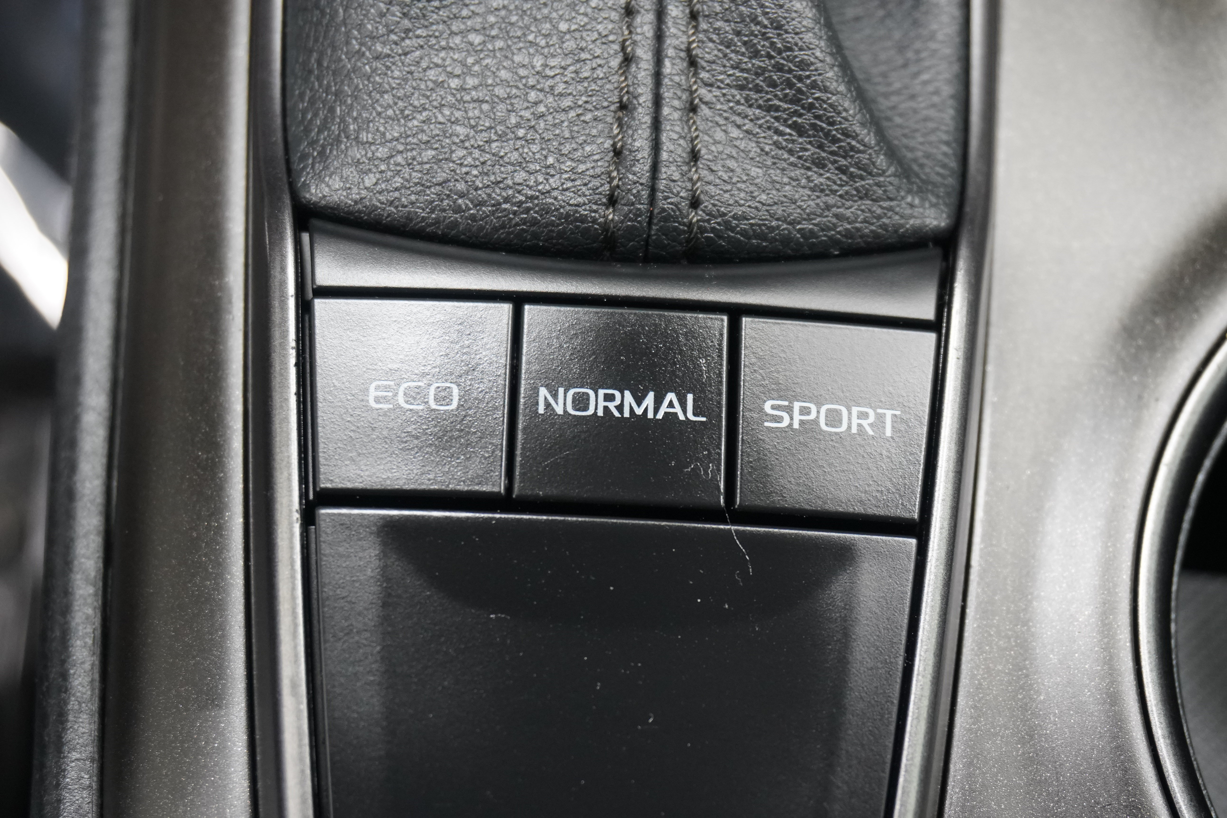 Used 2023 Toyota Camry SE FWD image 22