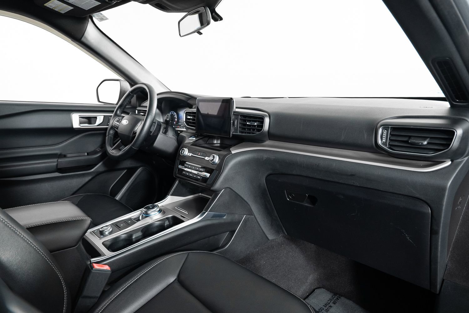 Used 2020 Ford Explorer XLT w/ Equipment Group 202A image 28