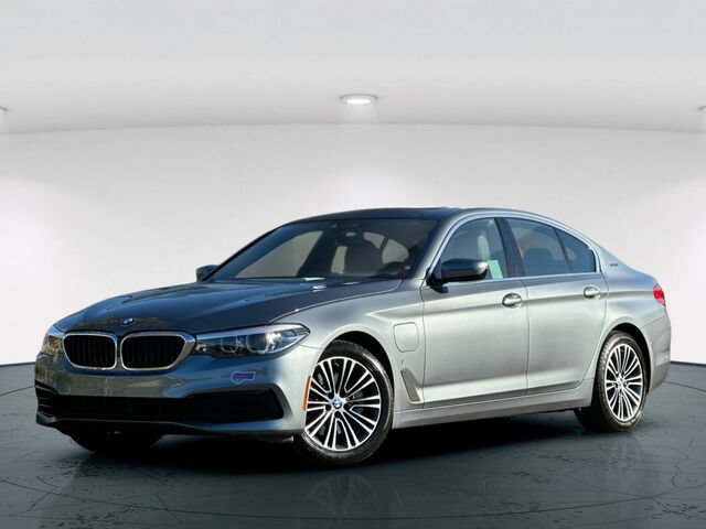 Used 2019 BMW 530e w/ Convenience Package RWD image 2