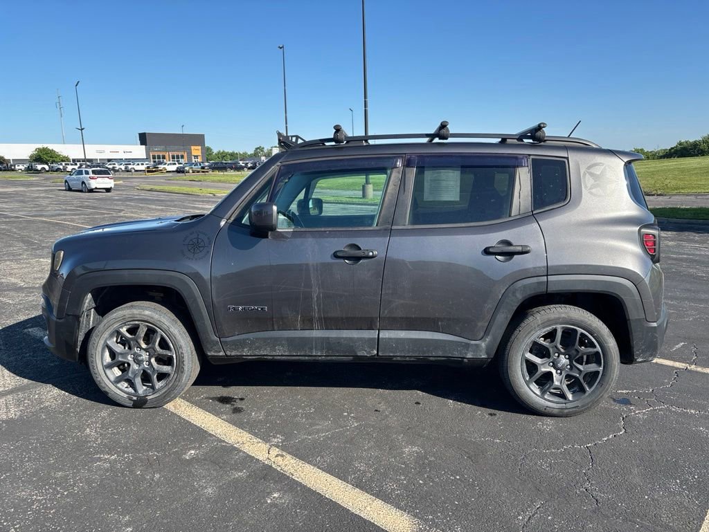 Used 2017 Jeep Renegade Latitude AWD/4WD image 8