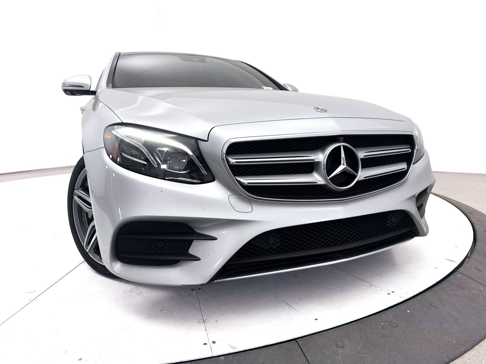 Used 2019 Mercedes-Benz E 300 4MATIC image 8