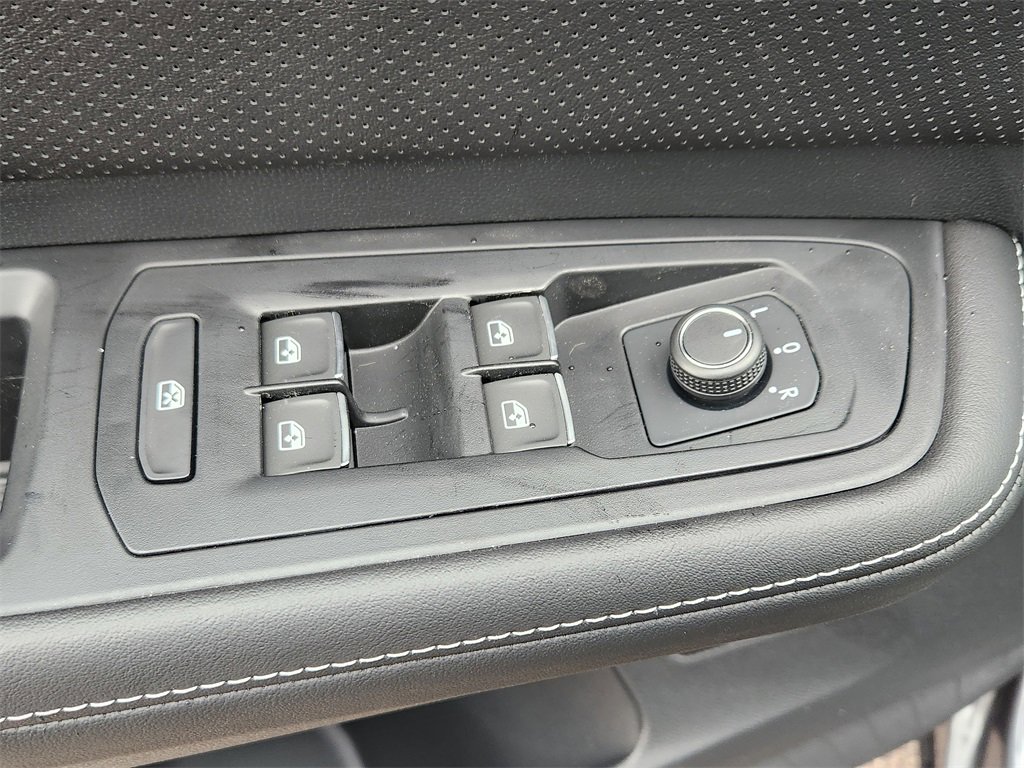 New 2025 Volkswagen Atlas SE image 10