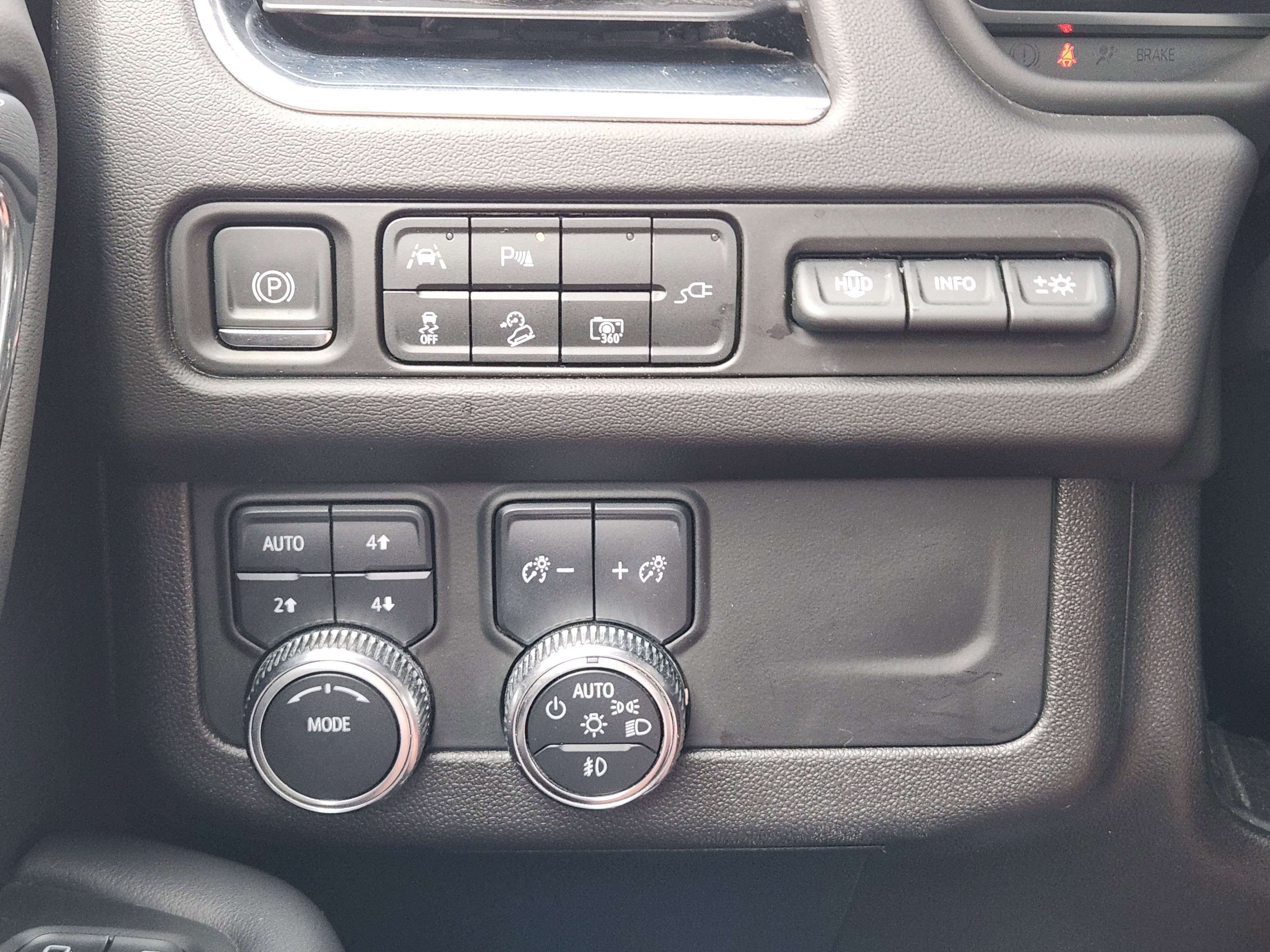 Used 2022 GMC Yukon AT4 w/ AT4 Premium Package image 21