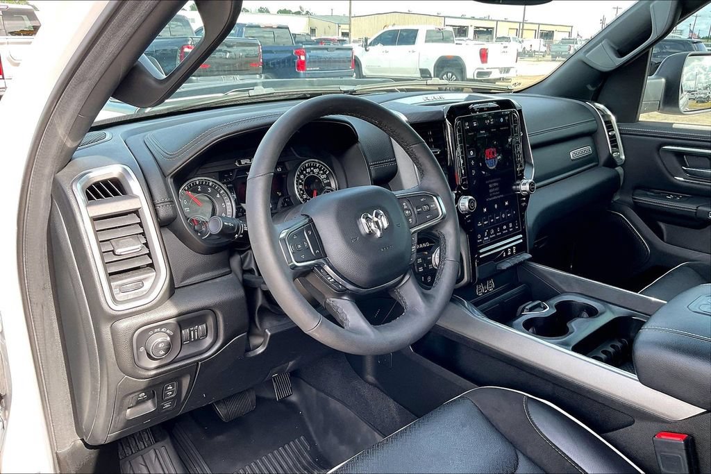 Used 2025 RAM 1500 Laramie w/ Sport Appearance Package AWD/4WD image 14