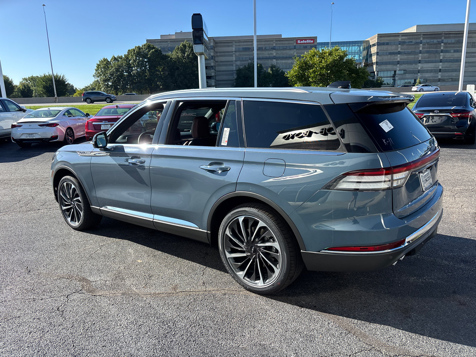 New 2026 Lincoln Aviator Reserve w/ Illumination Package AWD/4WD image 5