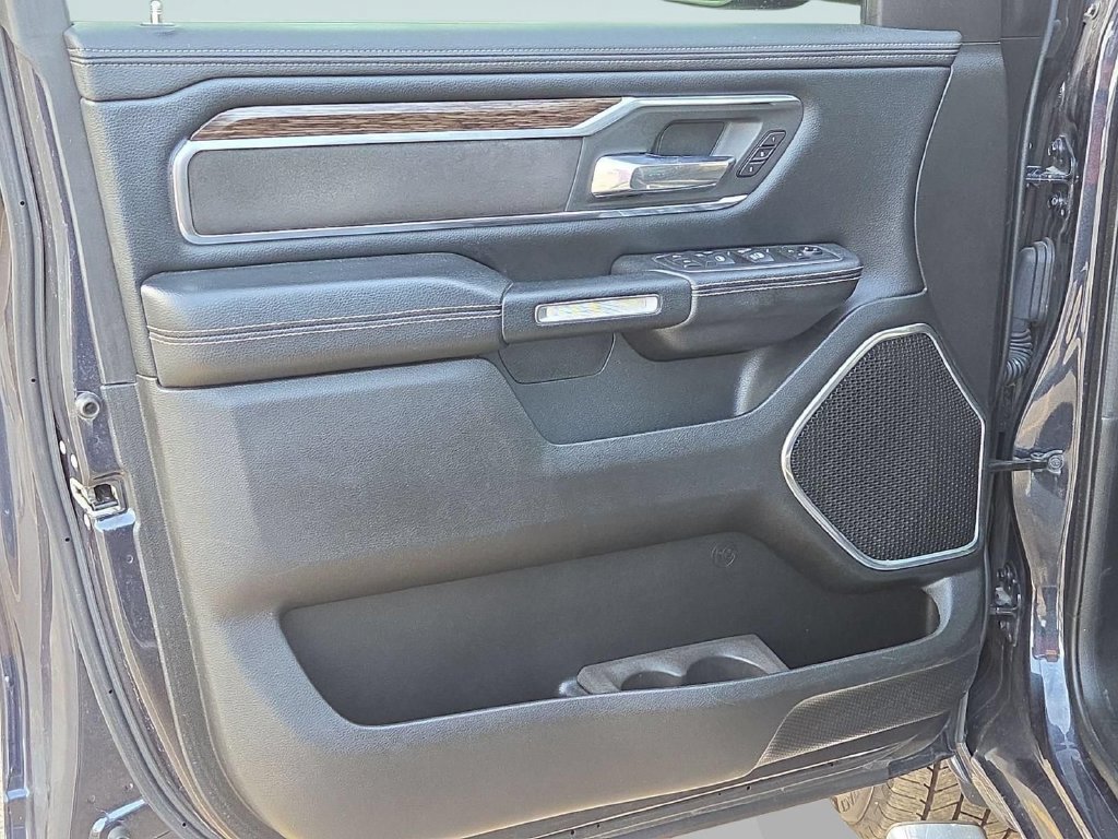 Used 2019 RAM 1500 Laramie AWD/4WD image 12