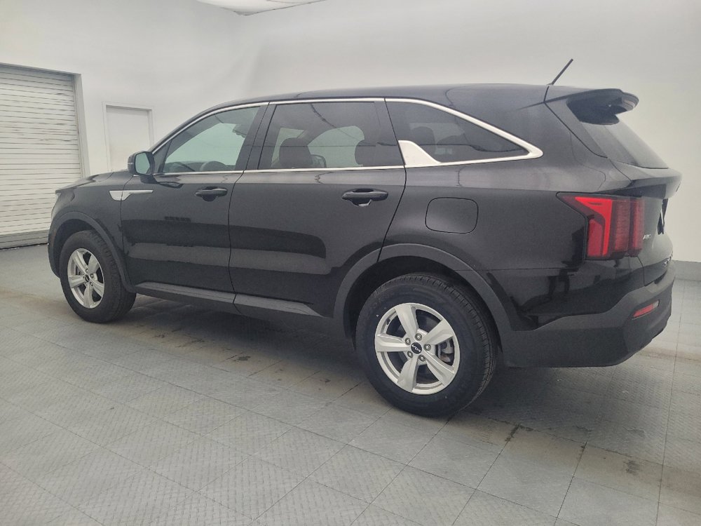Used 2022 Kia Sorento LX AWD/4WD image 3