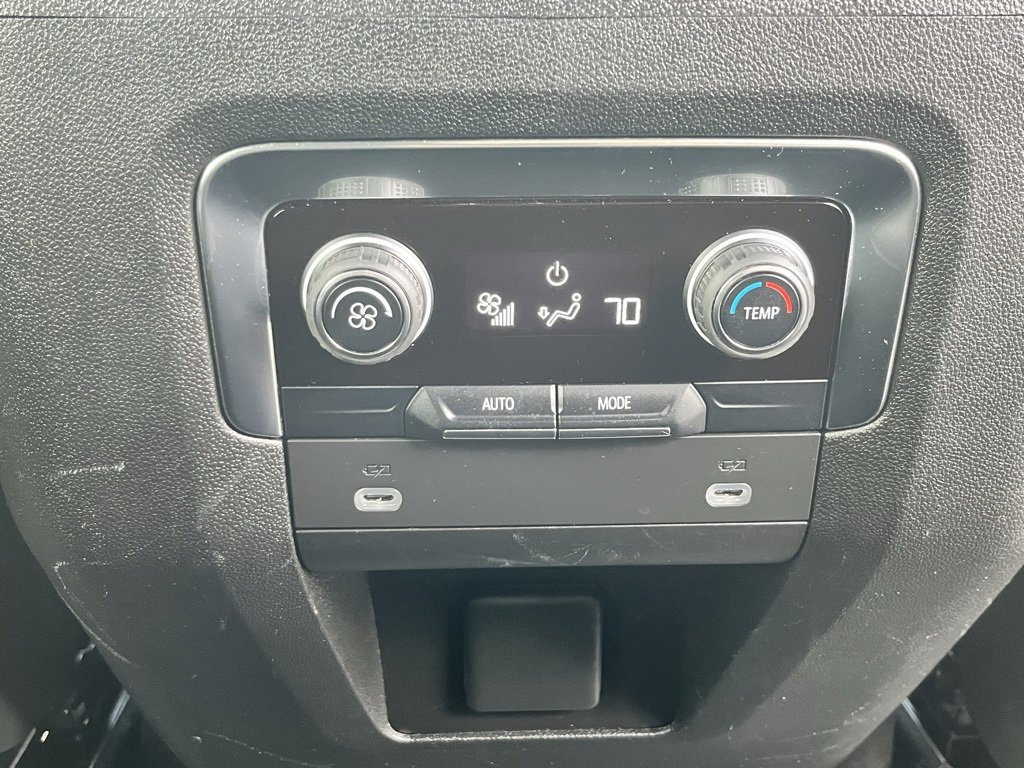 Used 2024 Chevrolet Suburban LT image 20
