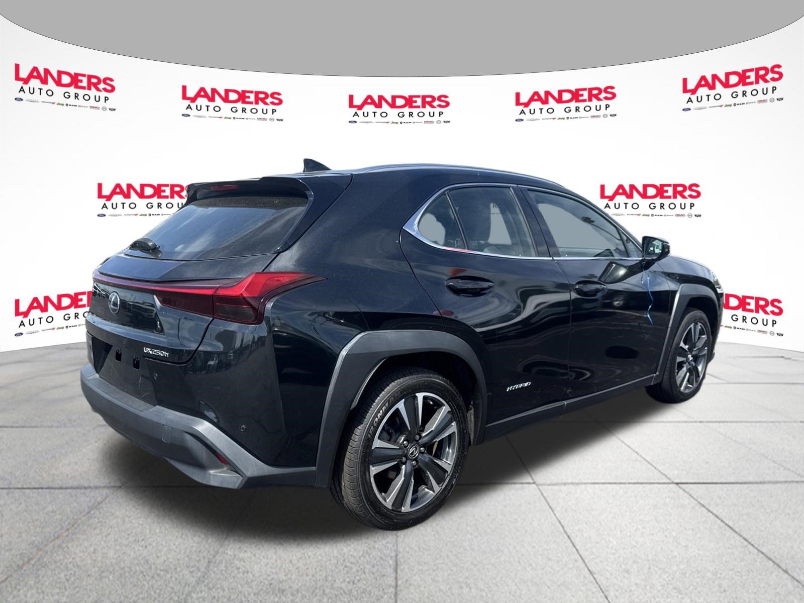 Used 2022 Lexus UX 250h AWD/4WD image 3