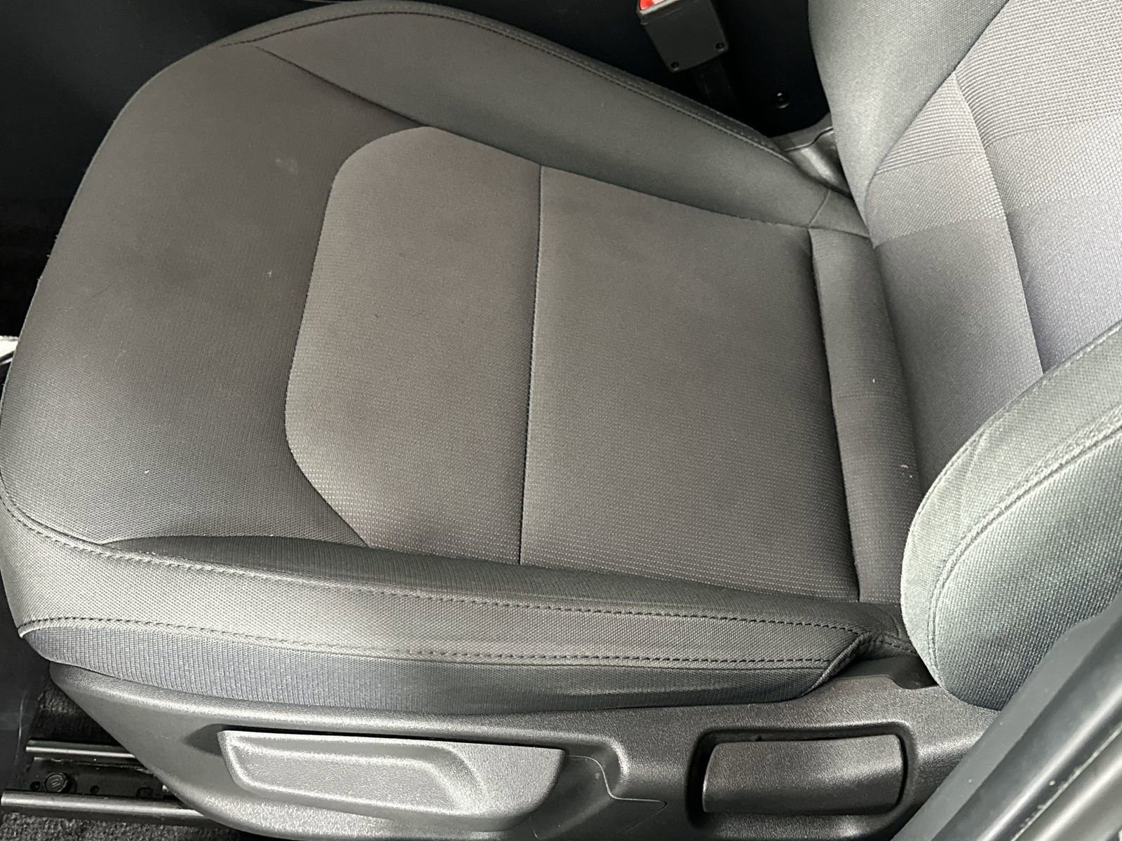 Used 2025 Kia Niro LX image 12