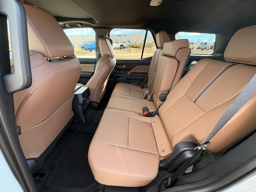 Used 2025 Toyota 4Runner Limited image 25