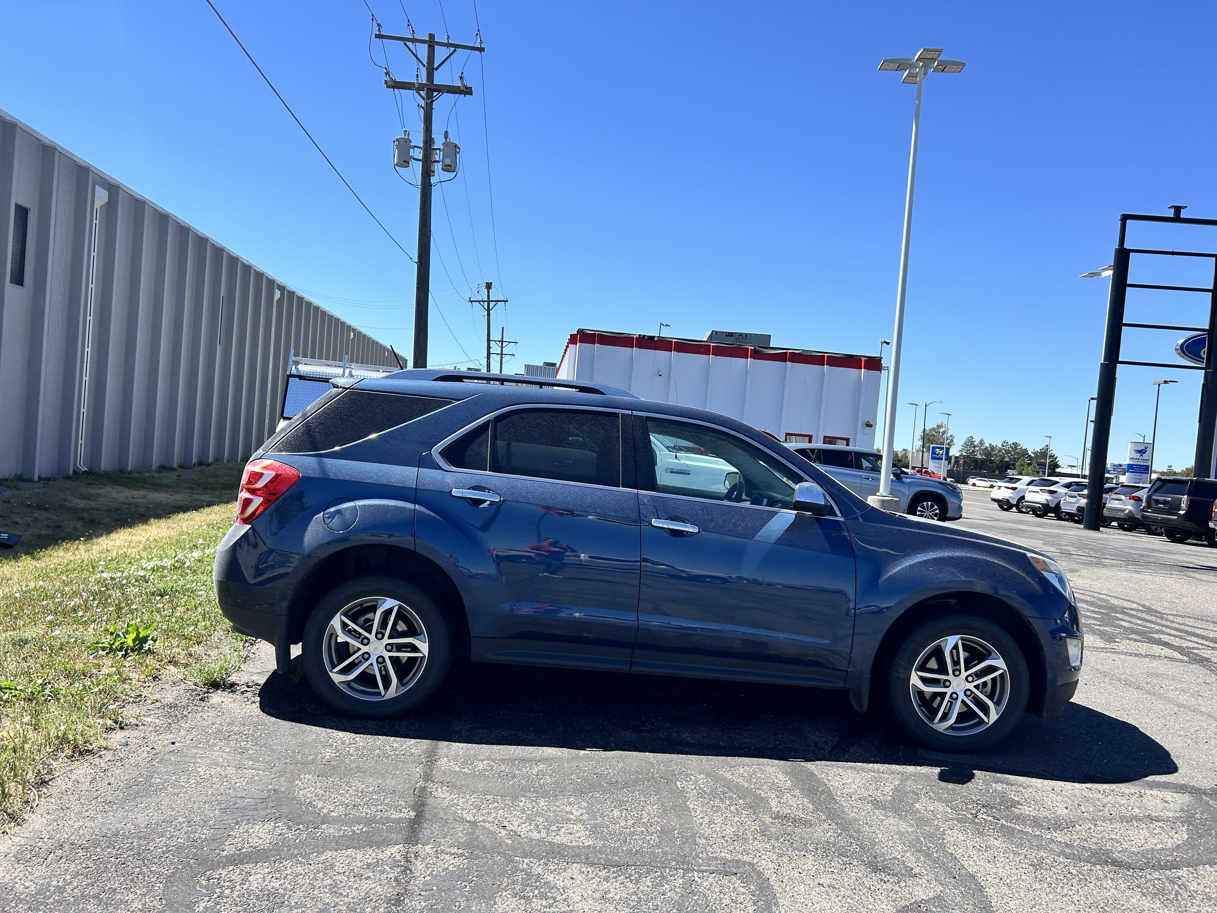 Used 2016 Chevrolet Equinox LTZ w/ Enhanced Convenience Package FWD image 6