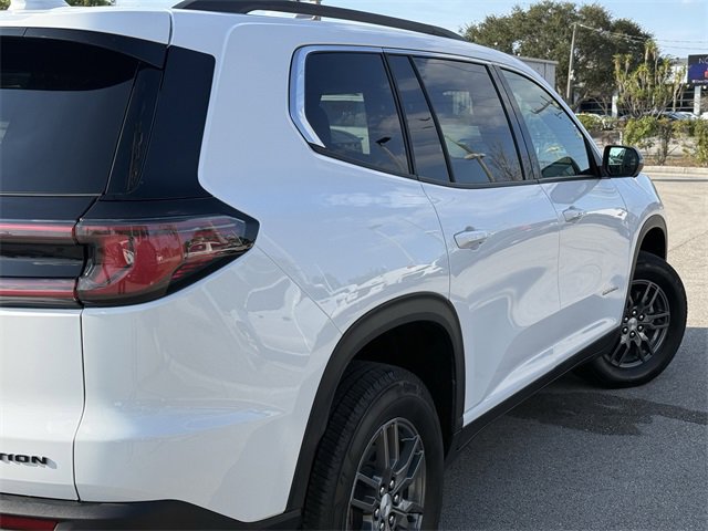 Used 2025 GMC Acadia Elevation image 8