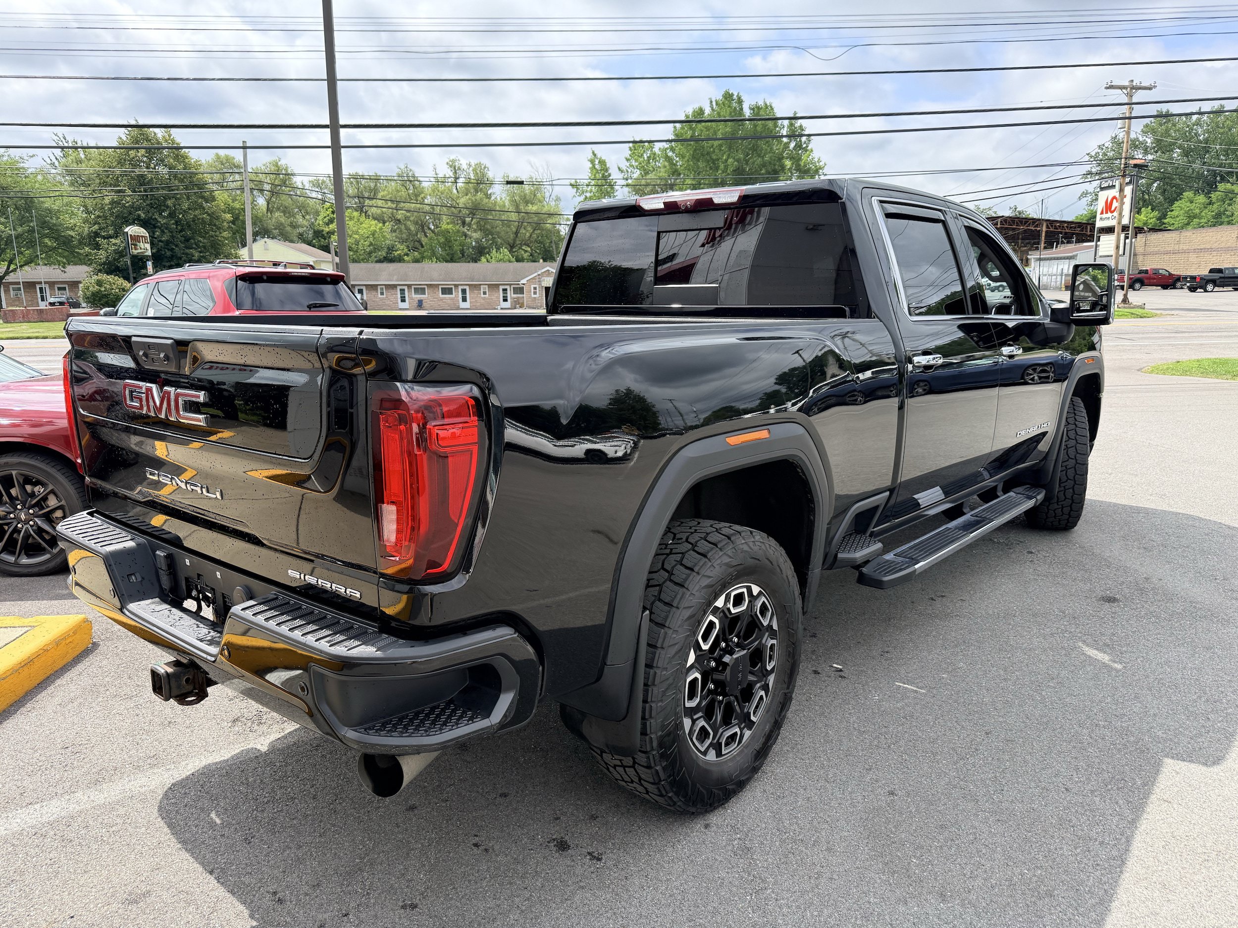Used 2022 GMC Sierra 3500 Denali w/ Denali Ultimate Package AWD/4WD image 11