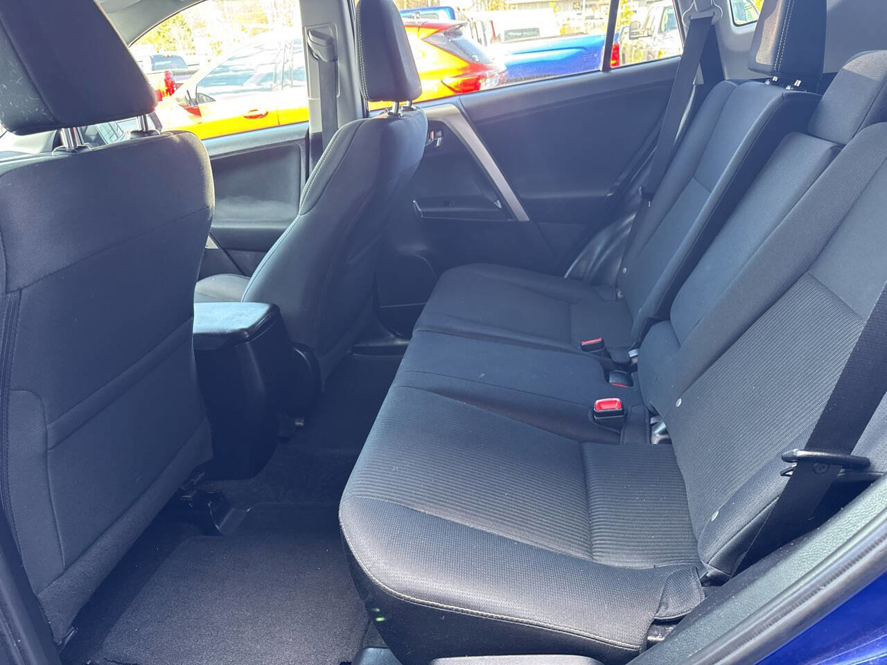 Used 2014 Toyota RAV4 XLE AWD/4WD image 16
