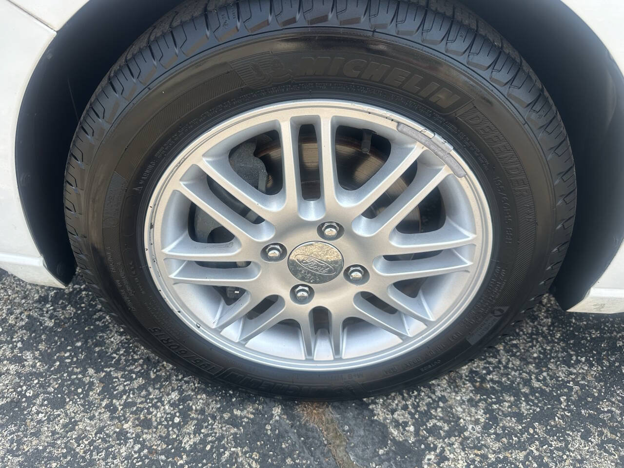Used 2008 Ford Focus SE FWD image 39