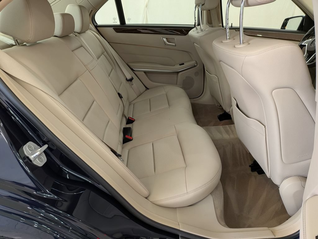 Used 2014 Mercedes-Benz E 350 4MATIC Sedan image 33