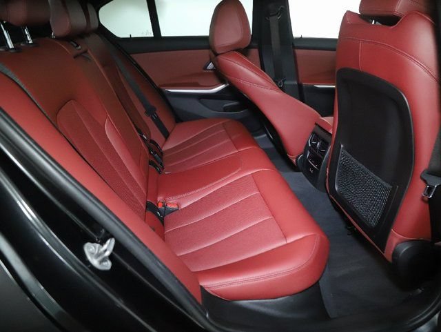 Used 2023 BMW 330i xDrive Sedan w/ Premium Package AWD/4WD image 33