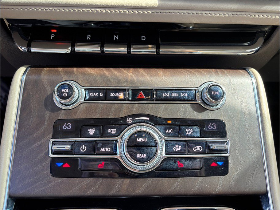 Used 2020 Lincoln Aviator Reserve w/ Class IV Trailer Tow Package RWD image 34