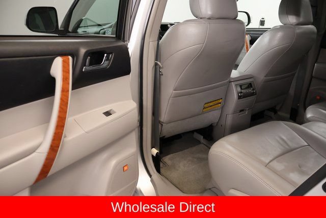 Used 2010 Toyota Highlander Limited AWD/4WD image 30