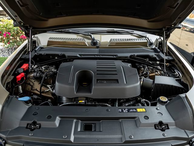 New 2026 Land Rover Defender 110 X-Dynamic SE AWD/4WD image 36