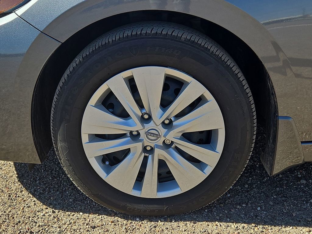 Used 2025 Nissan Sentra S image 10