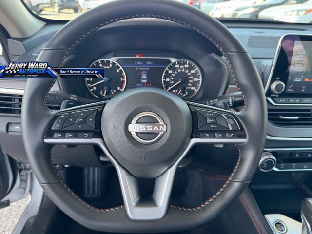 Used 2025 Nissan Altima 2.5 SR AWD/4WD image 14