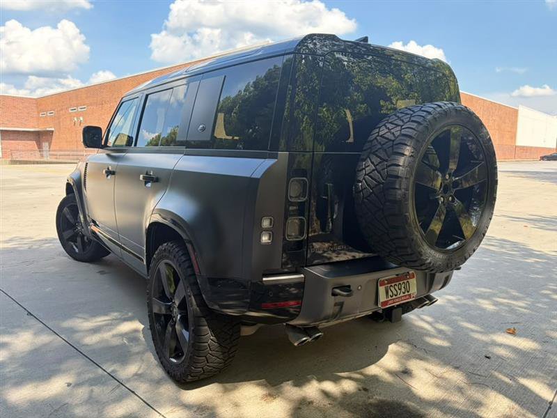 Used 2023 Land Rover Defender 110 AWD/4WD image 4