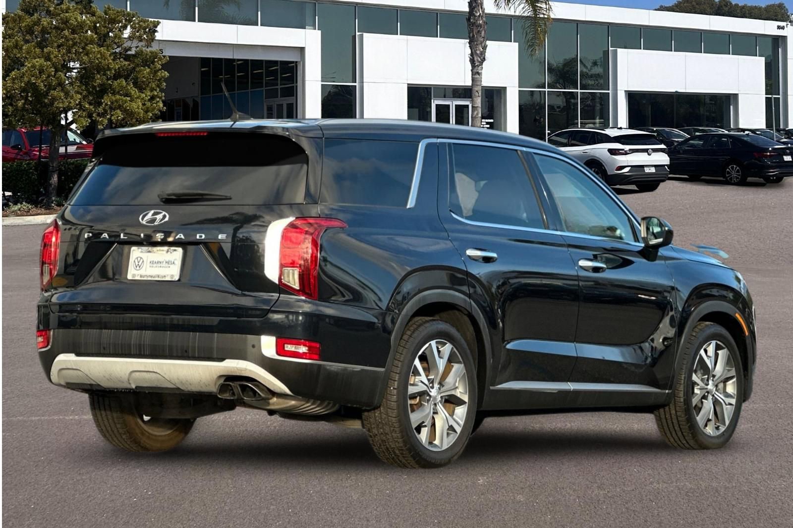 Used 2020 Hyundai Palisade SEL w/ Convenience Package image 3