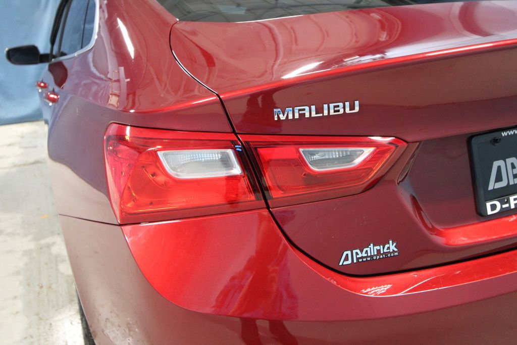 Used 2018 Chevrolet Malibu LT FWD image 32