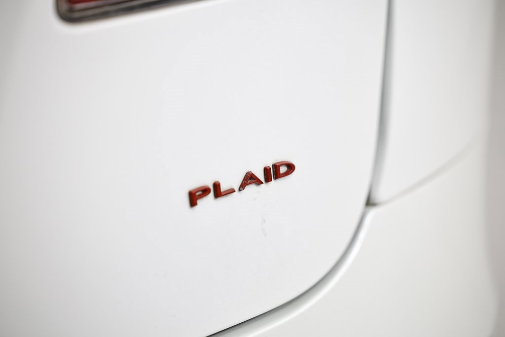 Used 2022 Tesla Model S Plaid image 12