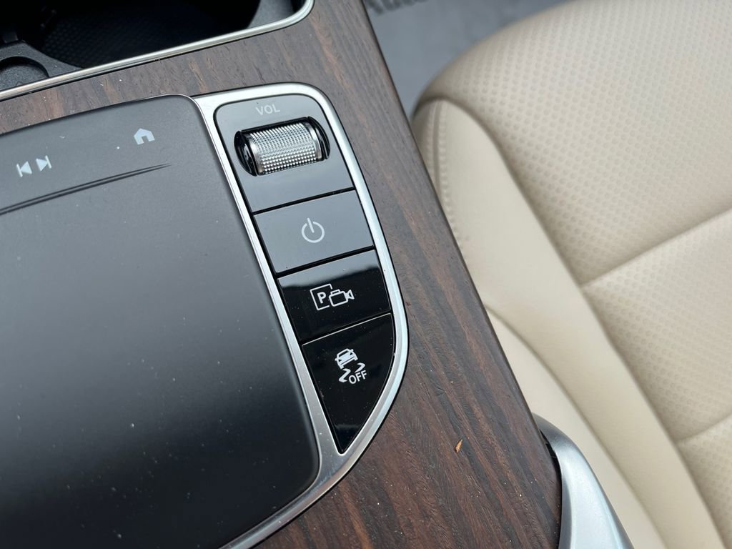 Certified 2022 Mercedes-Benz GLC 300 4MATIC w/ Driver Assistance Package image 22
