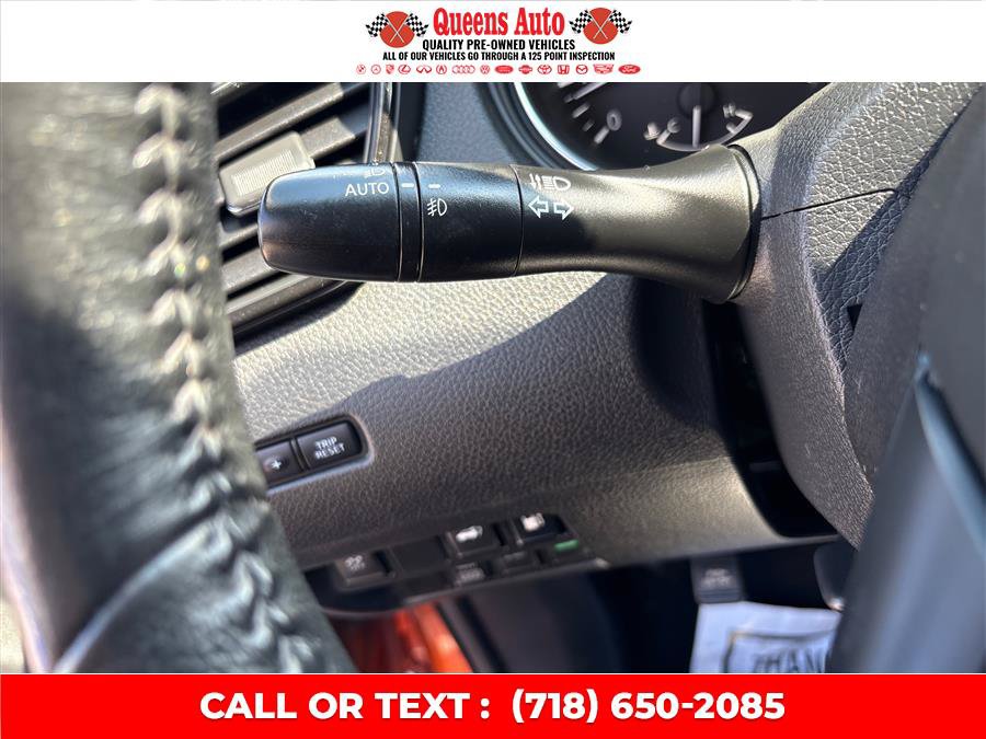 Used 2018 Nissan Rogue SV AWD/4WD image 20