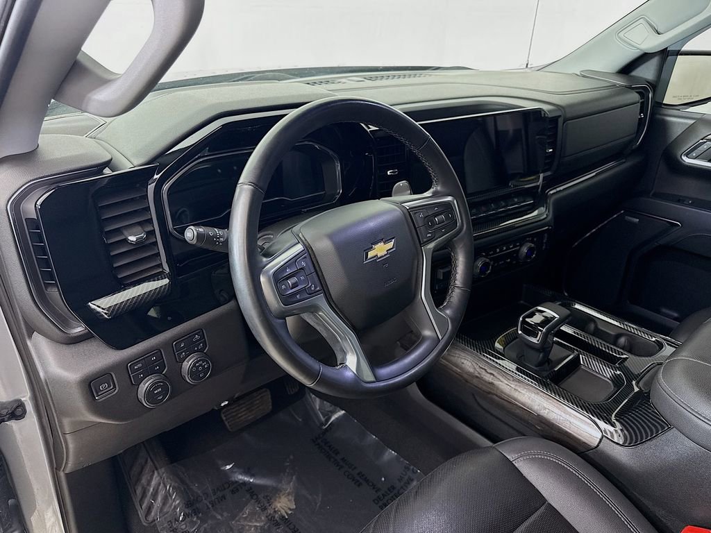 Used 2023 Chevrolet Silverado 1500 LTZ image 9