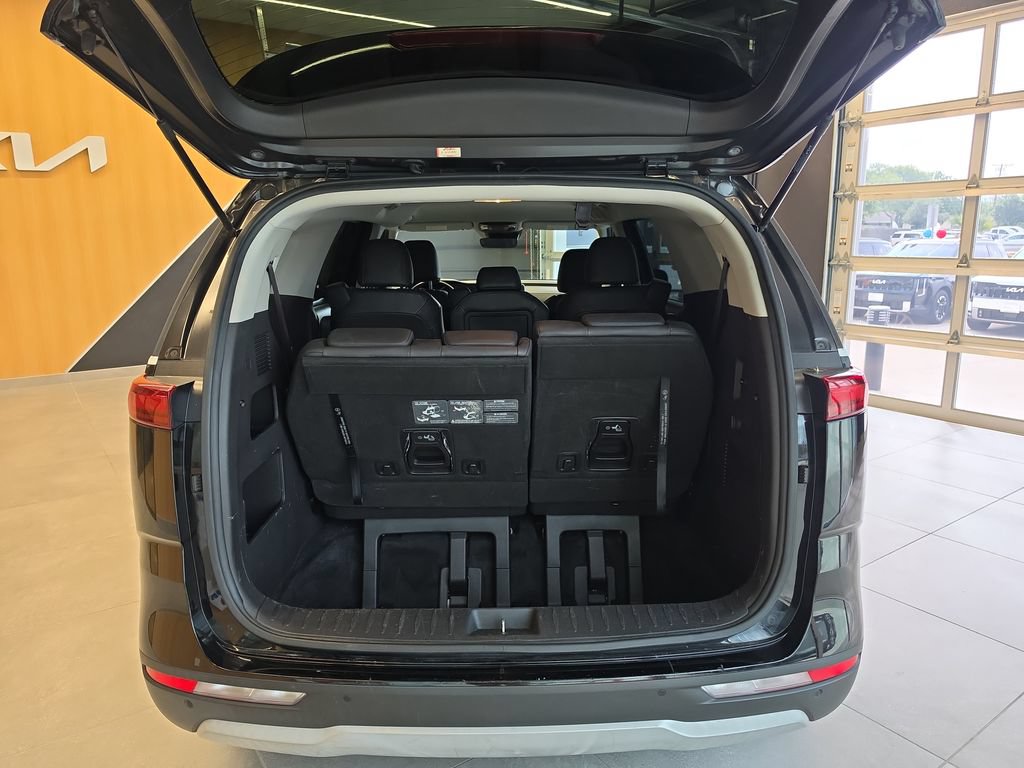 Certified 2022 Kia Carnival LX FWD image 29