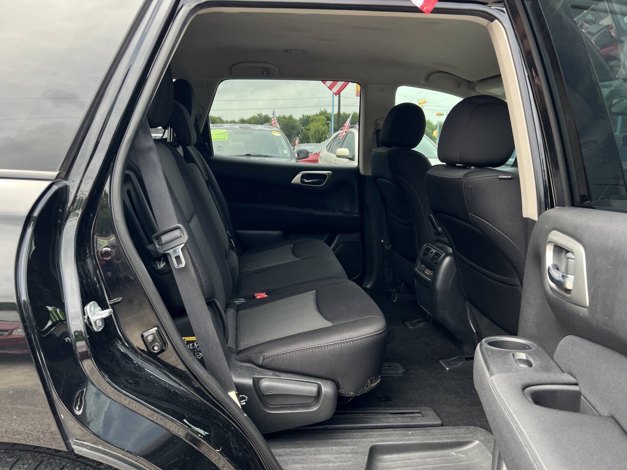 Used 2017 Nissan Pathfinder S FWD image 14