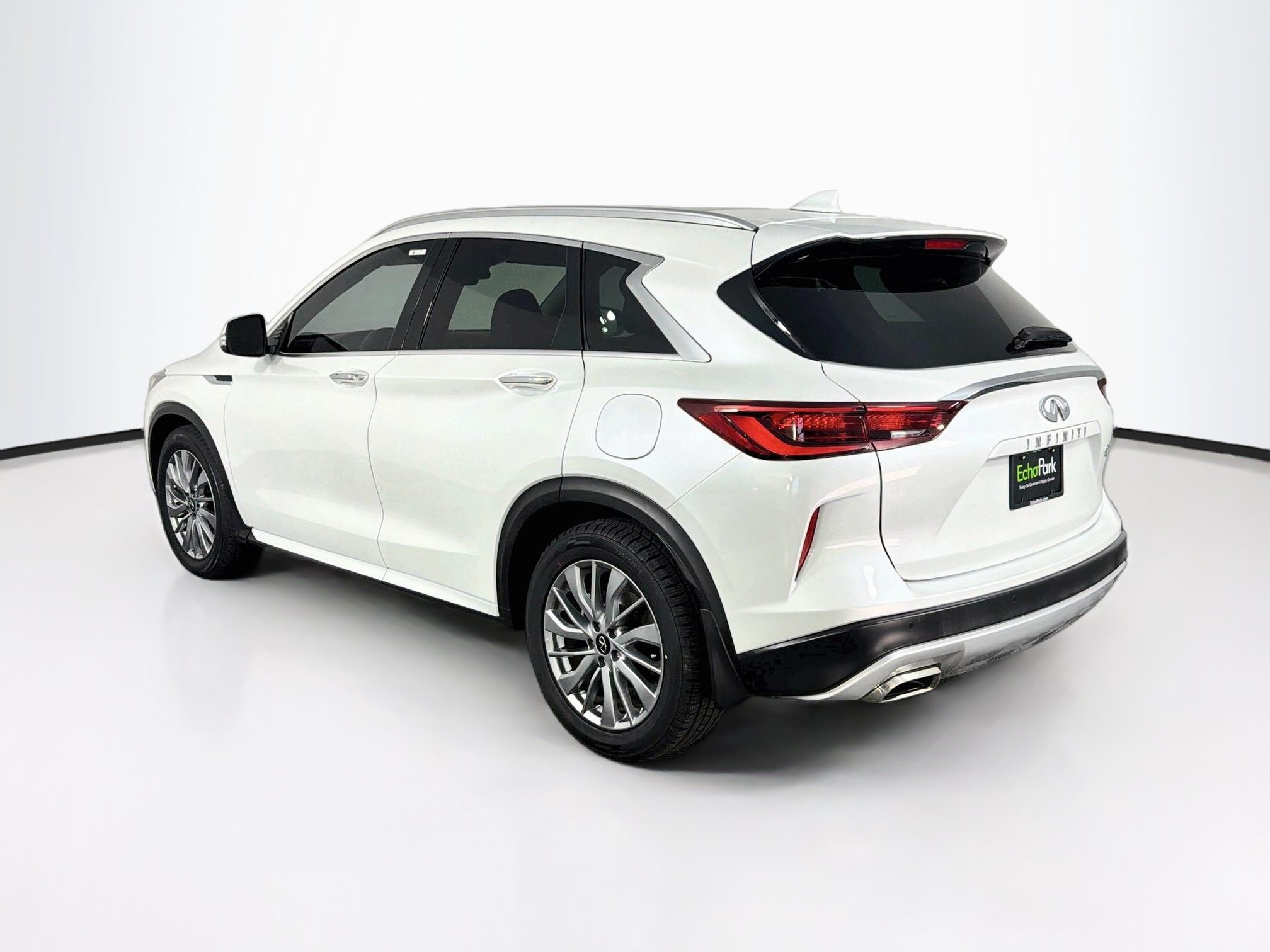 Used 2023 INFINITI QX50 Luxe FWD image 5